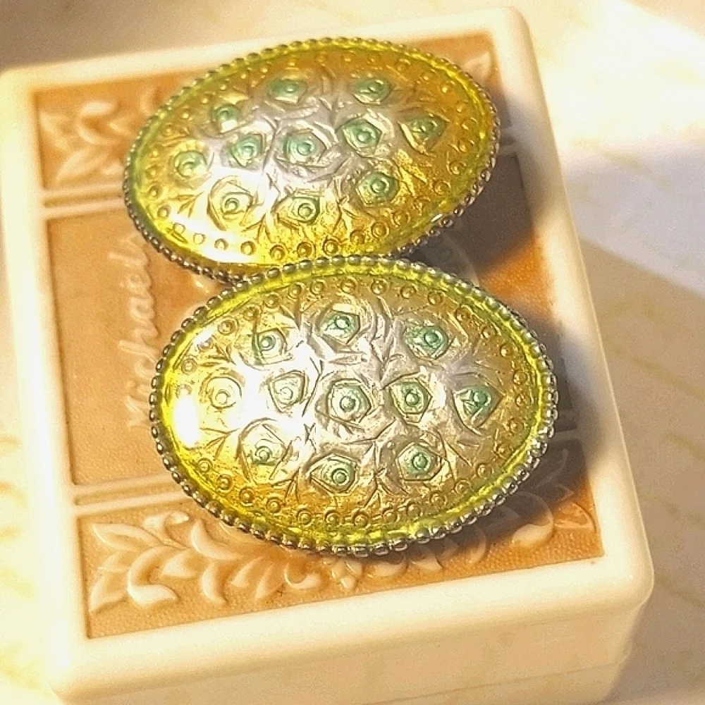 Ellen Designd Couture Signed Clip Earrings